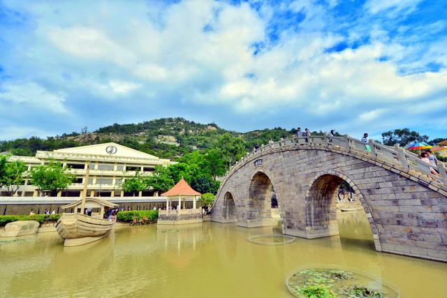 三盛海岸，百岁和尚花亿元打造的全国唯一“宾馆式”寺庙