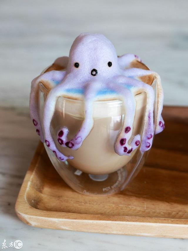 17岁小美女自制3D立体拿铁拉花，就问这么萌的咖啡谁舍得喝？