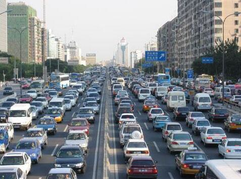 还在烦恼限购、限号？新加坡明年一辆汽车也不允许增加！