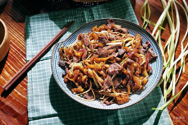 干炒牛河 | 味蕾时光