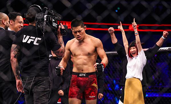 UFC中国赛为何叫好又叫座：观众还是爱看“自家人”打拳