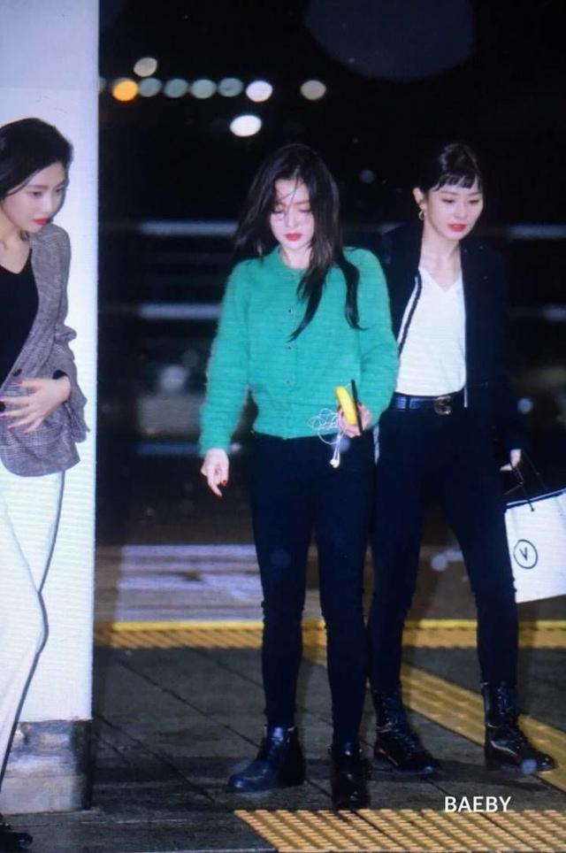 「Red Velvet」「新闻」171123 RV深夜前往新加坡 冬日时尚get起来！