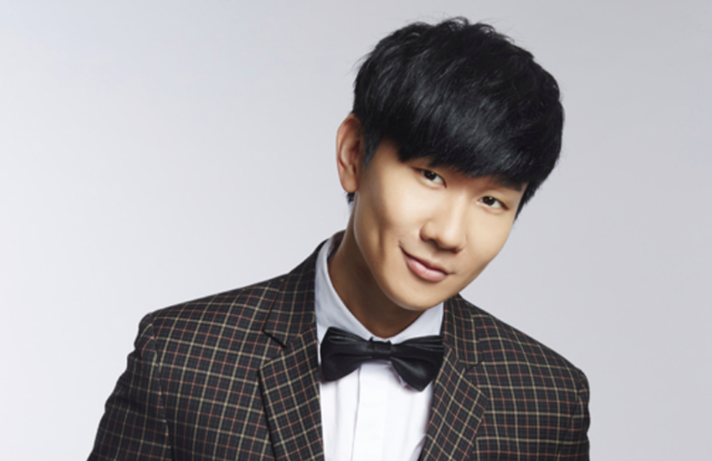 林俊杰家底百亿，华晨宇豪车800万，他为拍戏放弃20亿家产