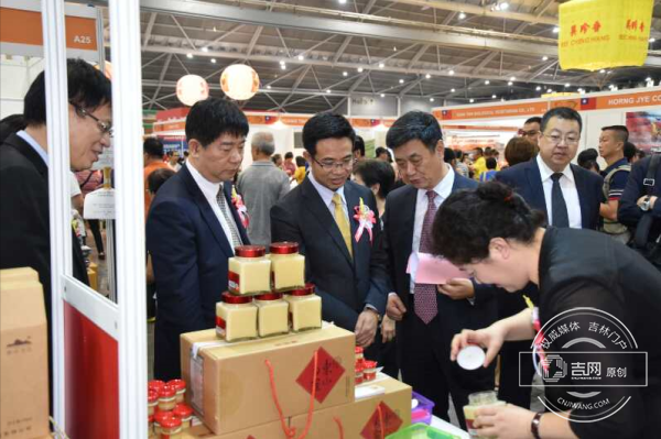 吉林市名特优产品亮相新加坡“2017亚太国际食品展”