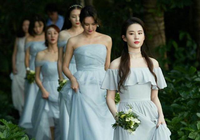 刘亦菲为大学同学做伴娘 神仙姐姐依旧仙气十足，附高清图！