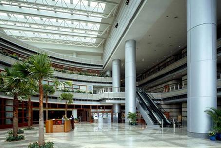 裕廊集团接收建屋局资产，统管新加坡政府部门的工业设施