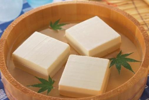 科学家变废为宝：将豆腐水制成保健豆腐酒