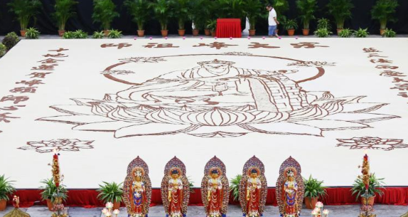 新加坡现3800公斤白米塑像，大气！