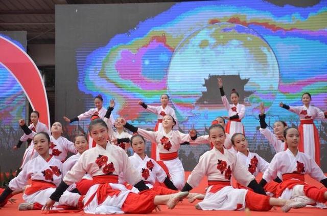 国际文化节在杭启幕 一所学校吸引14国师生围观