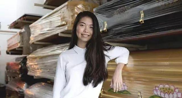 还单身？看新加坡殡葬巨头富三代女后人如何相亲！