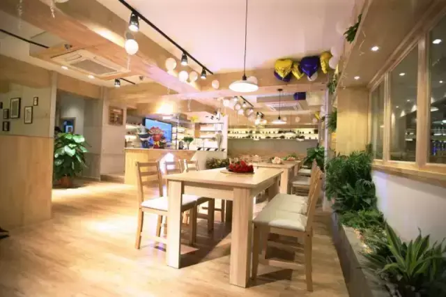 西安这家餐厅居然看人下菜！分爱情菜、亲情菜、友情菜