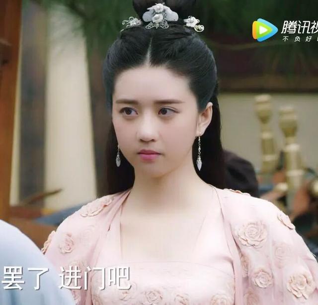 萝莉少女苏语凝，大概就是甜美本人了吧……