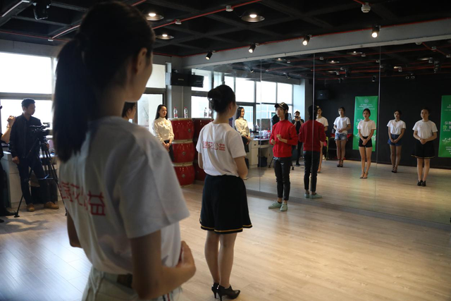 “美”的代言人，美国亚洲小姐上海赛区集中培训播撒希望