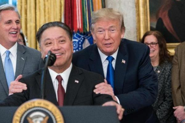 博通千亿美元强娶高通幕后推手：华裔并购狂人和他的资本友军