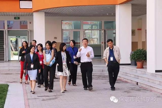 新加坡教育团到我校参访