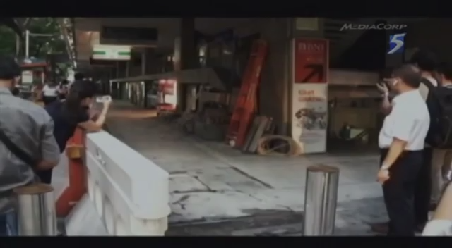 新加坡幸运商业中心安装最长自动防水闸