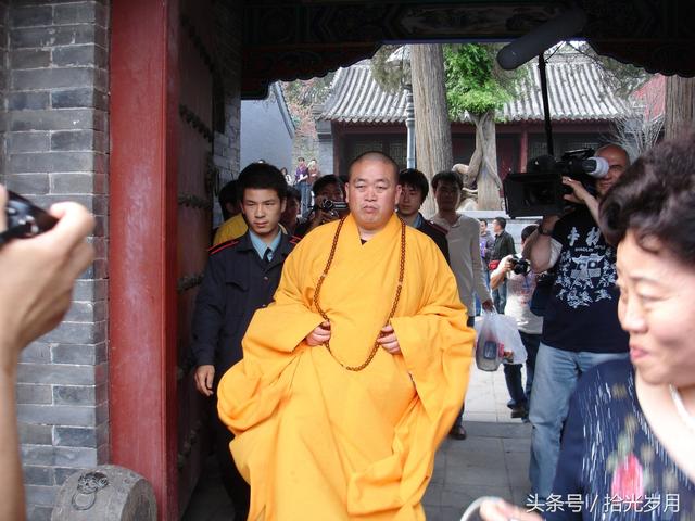 释小龙和王宝强的师傅，嵩山少林寺方丈释永信