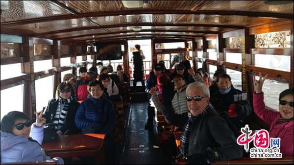 迎冬季首波入境旅游团 近百名新加坡游客来宁