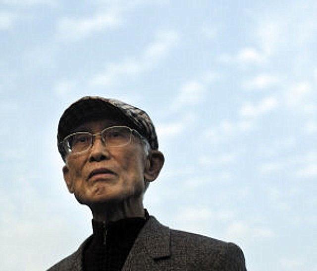 余光中：他的9条命已随风而逝，仍留下一条“命”在人间
