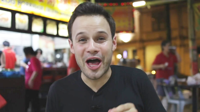 美国小伙在新加坡吃宫保田鸡，开心坏了，结账时特意感谢大厨