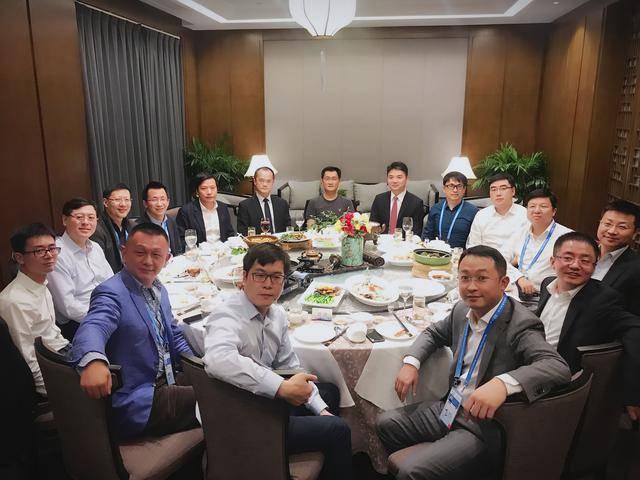 没去乌镇蹭饭的那位在马来西亚开吃了，马化腾却刚开锅