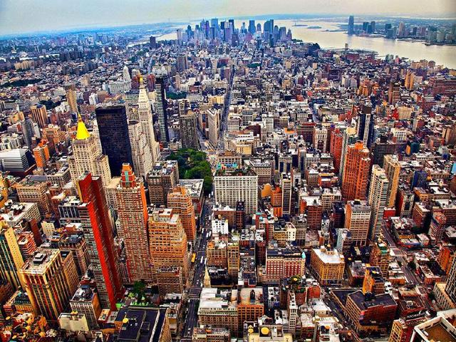 世界十大经济强市，东京第2，巴黎第4，上海第7，首尔第10