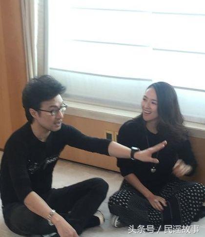 章子怡汪峰新加坡逛街被偶遇，网友：太路人！