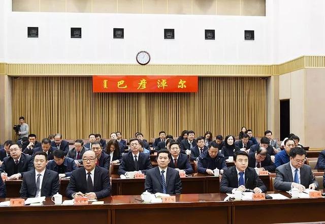 「鸿雁知天下」新闻早餐—2017年12月6日