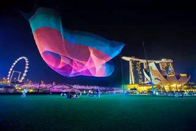光怪陆离的光影上海——当灯光展和海贼王邂逅于上海虹桥天地