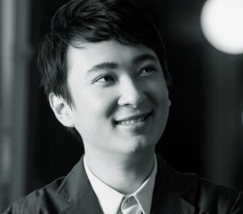 除李兆会，这个美女年仅23岁也被迫接手百亿帝国，财富美貌于一身