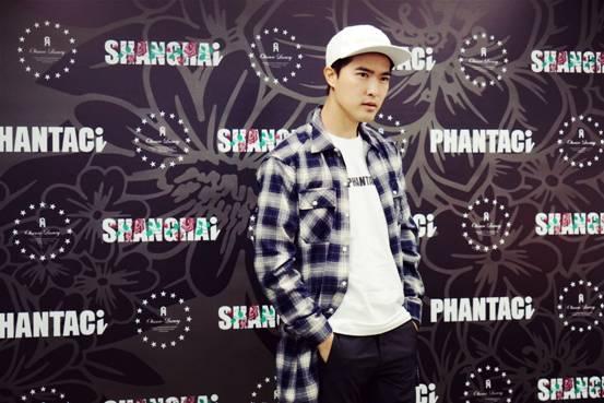 新加坡艺人李腾出席上海phantaci开幕，为周董站台