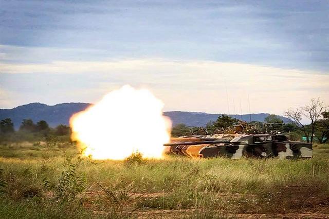 中国VT-4坦克成功交付泰国装甲军，客户拍手称赞：再给我来21辆！