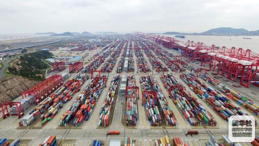 服不服！全球最大自动码头开港，全球码头前十中国霸占七席！