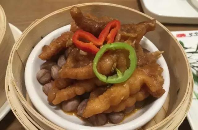 不出青岛，包你也能吃遍很多正宗的经典亚洲美食 !