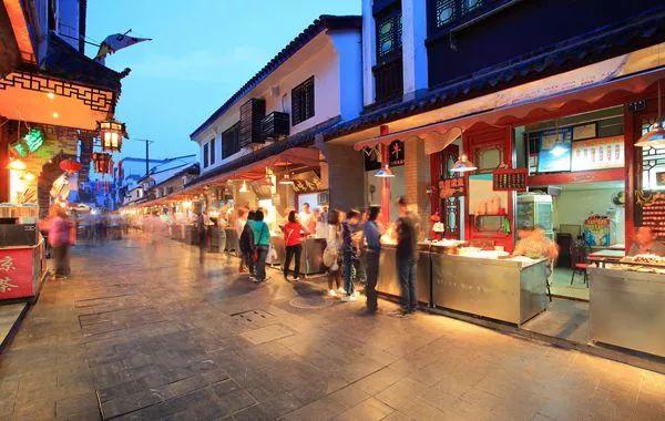 这些国内外最火的夜市，是吃货们旅游的必经之地，你去过几个？