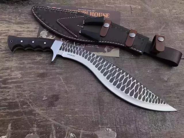 谁说武器越小威力越小？看看老外测试的狗腿刀，实力碾压日本刀！