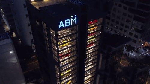 新加坡现 “豪车售卖机” 买豪车就像买汽水，2分钟提现车