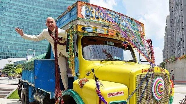 双语阅读｜阿里巴巴和亚马逊将展望全球