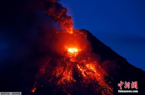 马荣火山活动持续加剧 菲当局拟强制民众撤离