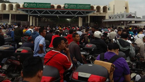 今天什么日子？新加坡兀兰关卡居然塞成酱