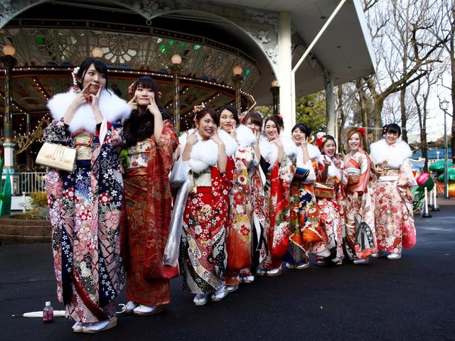 日本女人地位低下 第一名F15女飞行员终于首次出场 长得很漂亮