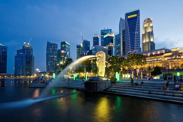 外国人问中国该向新加坡学什么？新加坡网民：学中西结合！