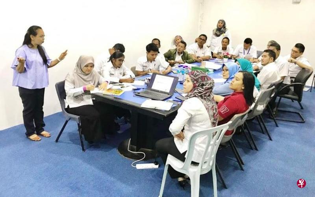 非华族员工学会汉语 马来西亚柔佛中企挖角加薪50%