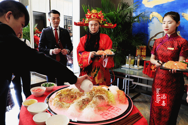 哈尔滨旅行，绝对冰城之香厨年味儿——风生水起“捞鱼生”