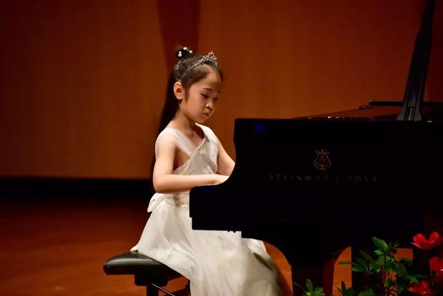 等你下课，我们去领奖吧——新加坡莱佛士国际钢琴比赛颁奖典礼