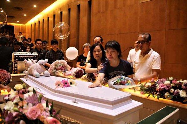 新加坡28岁美女与朋友聚会K歌3天后不治身亡，是当地知名模特