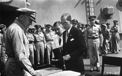 日本宣布投降，此国不服气，百姓乱棍打死1万日军吓坏日本