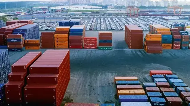 不圈地、不大拆大建，中国的自由港靠的是这个