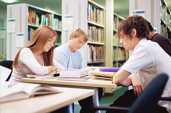 大学生办理新加坡学生签证