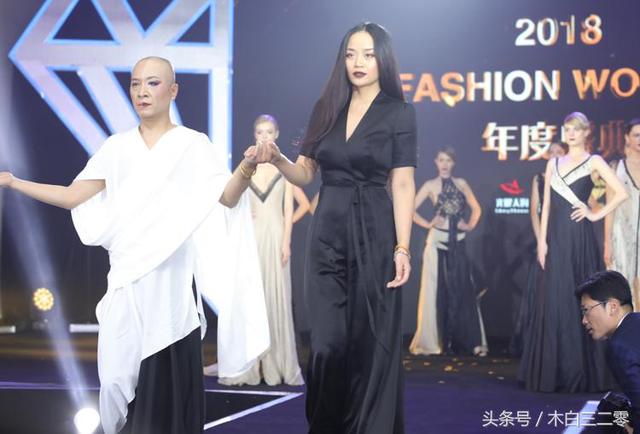 陈蓓春夏新品惊艳亮相Fashion World 时尚盛典，刘晓庆也来了！